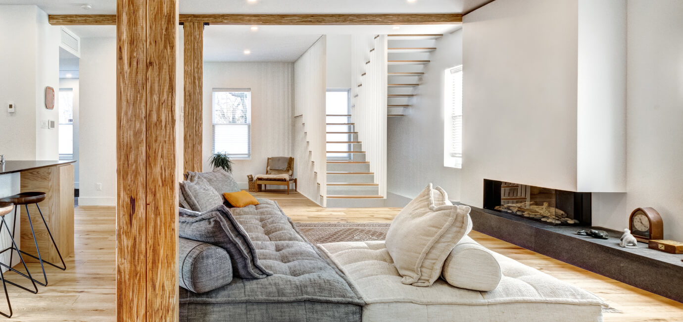 イメージ：温かみのある木材が使用された明るい室内